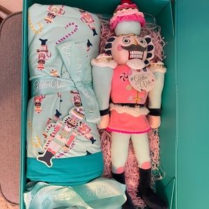 Posh peanut X glitterville colonel cupcake